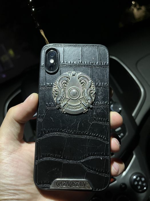 iPhone XS  64 G