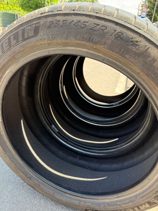 Летни гуми MIchelin Pilot Sport 4 235/45/18