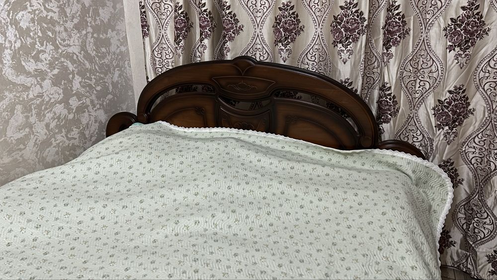 Продам Двухспальную кровать
