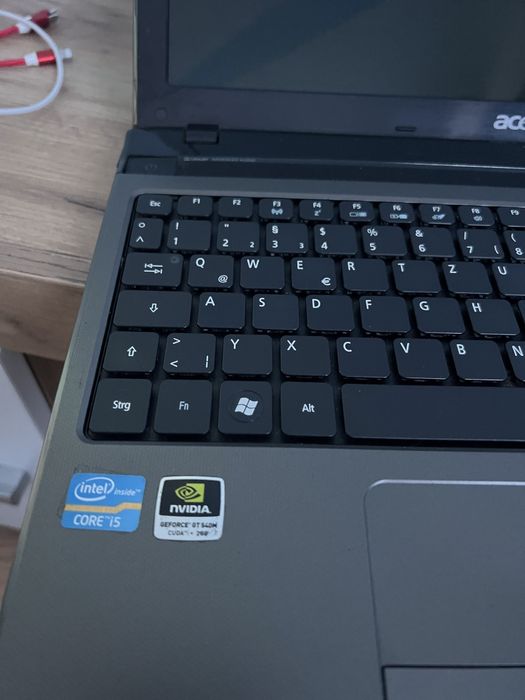 Vând leptop Acer