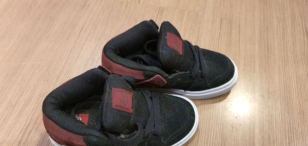 Оригинални детски кецове eS