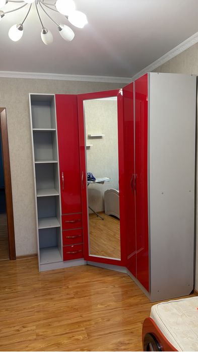 Продам Шкаф угловой