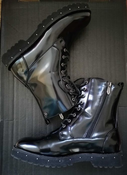 Дамски боти, номер 38.