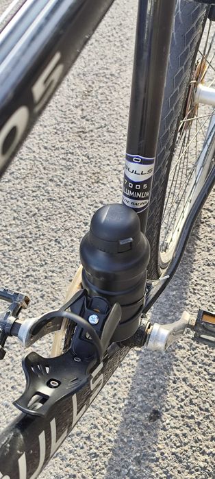 Vand Bicicleta Bulls roti 28 perfect functionala cadru de aluminiu