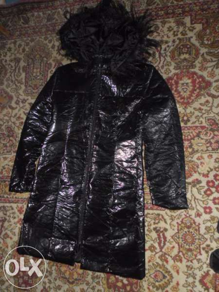 нови черни якета с качулка с пух размер с-м-л