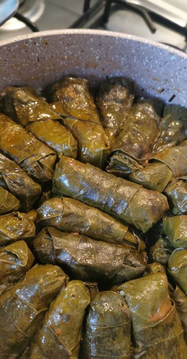 Somsa, xonim, manti xamirlari sotiladi.