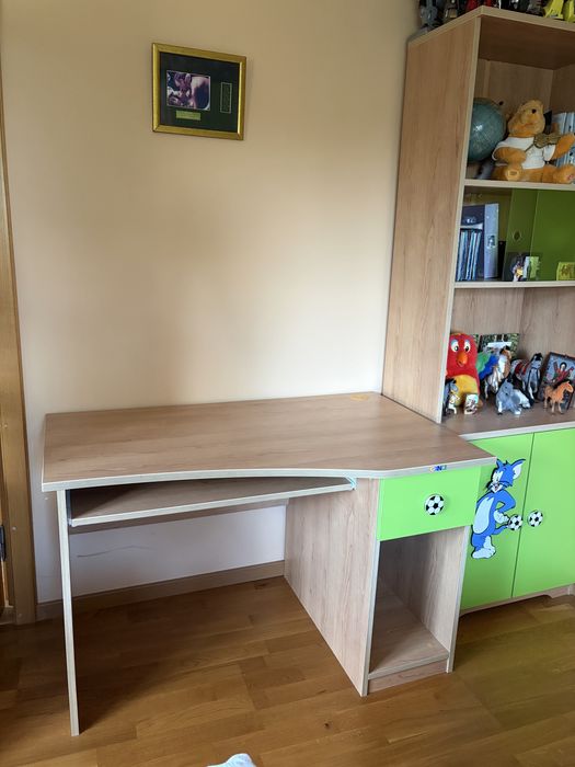 Mobila pt copii putin folosita are un defect la seltare
