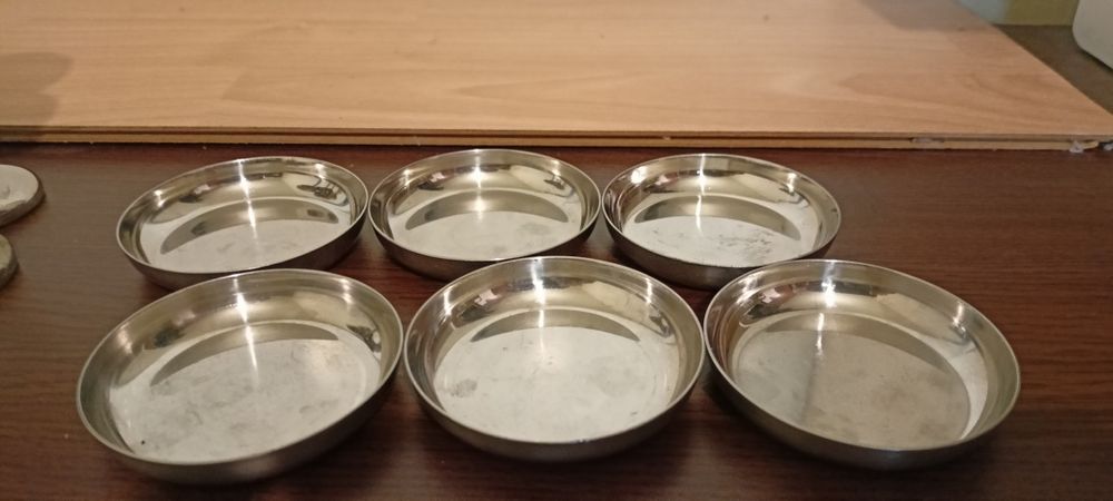 Колекционерски  чинийки от.    хром