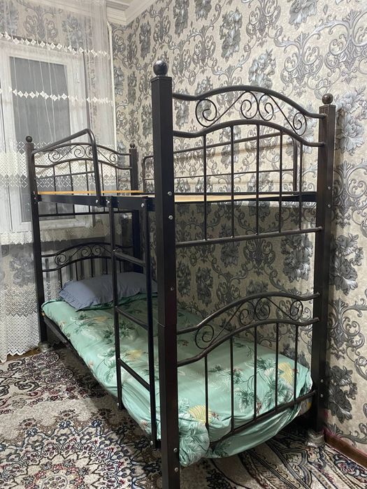 Железный 2 этажный кровать