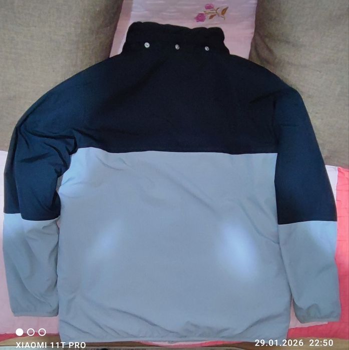 Geacă de iarnă pe două fețe.