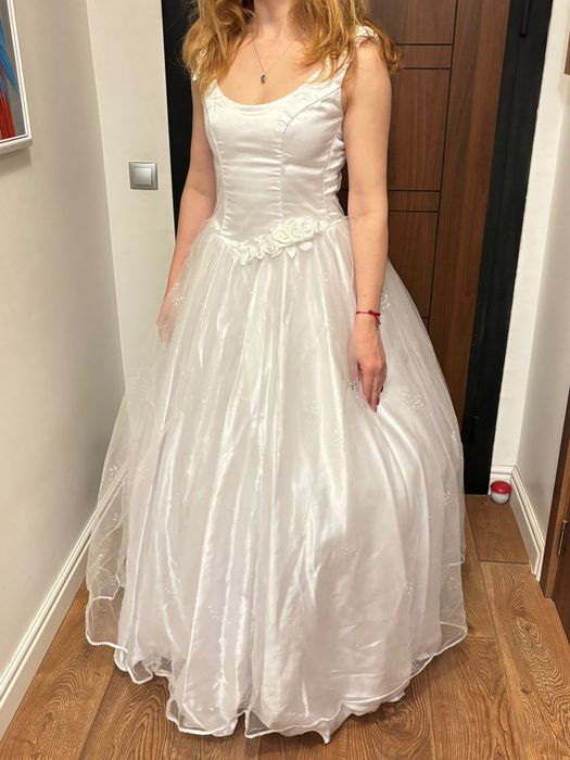 Продавам булчинска рокля.