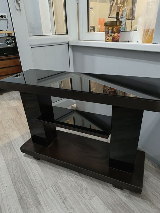 Тумба под телевизор, журнальный столик