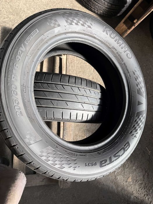 2x Anvelope Vara 205/60 R16 - Kumho Ecsta ps71