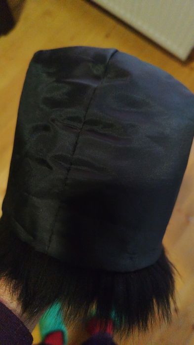 Căciula vulpe polară neagră