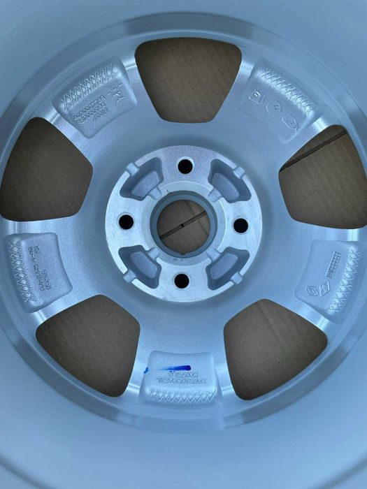 Jante noi aliaj R15 originale Clio Logan Sandero Mcv Dokker Lodgy