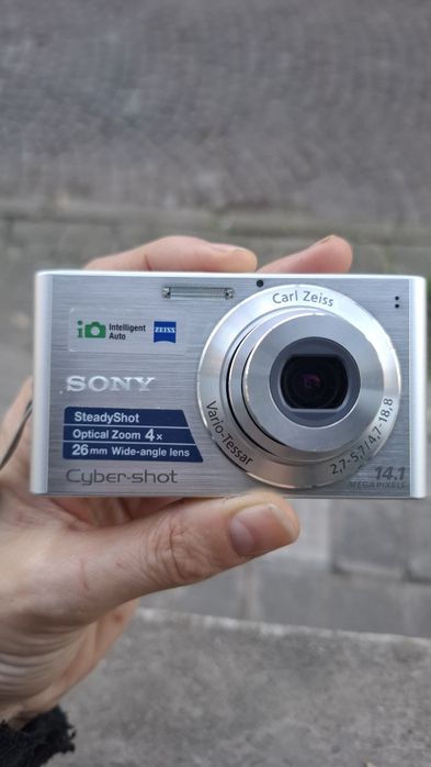 Компактен дигитален фотоапарат Sony Cybershot DSC-W320