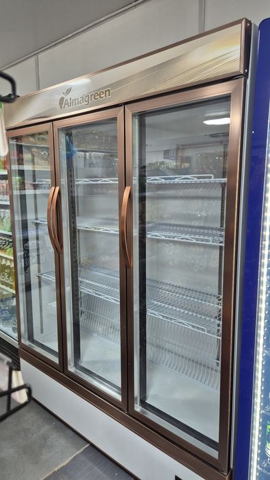 Витринный холодильник