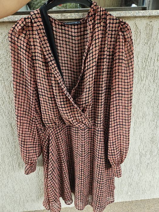 Rochie midi cu mânecă lunga