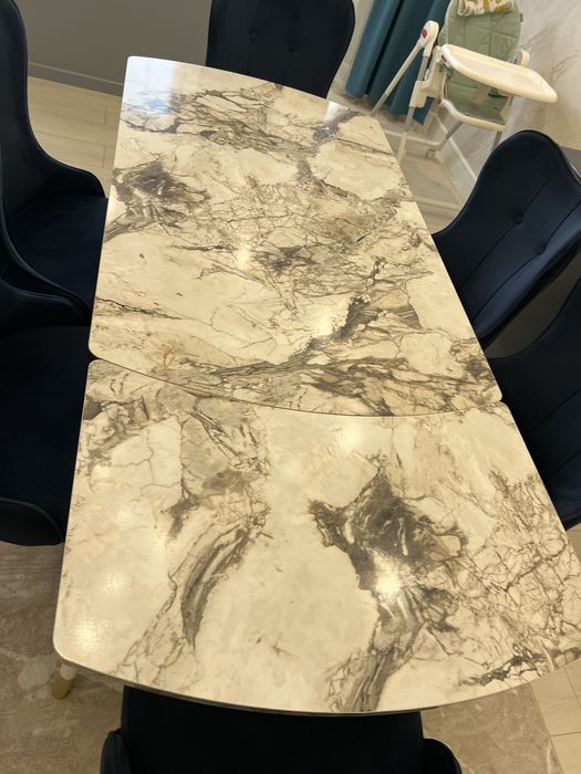 Кухонный стол со стульями