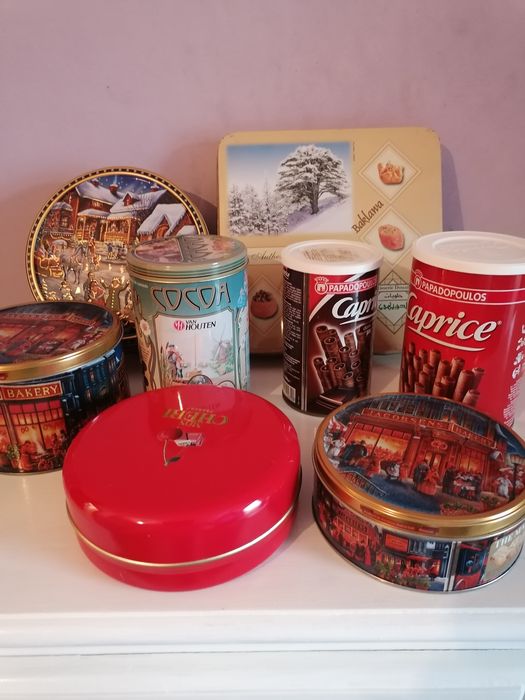 Кутии от бонбони и бисквити