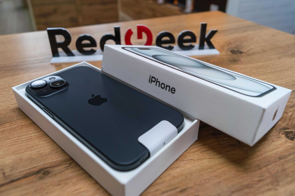 iPhone 15 128Gb черный Гарантия Рассрочка Магазин Red Geek