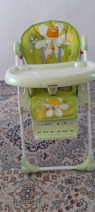 Коляска детский, стол для кормления.