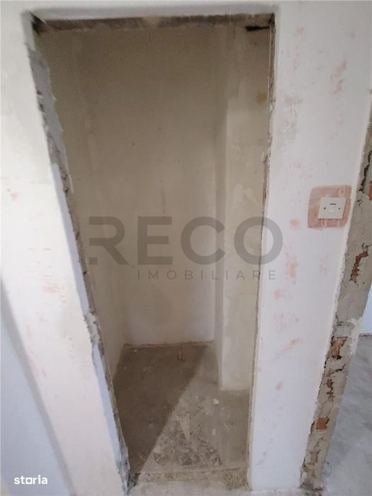 RECO apartament cu 3 camere decomandat cu lift