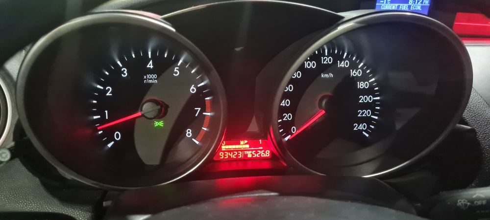 Mazda 3 berlina,1.6 benzina  93423 km