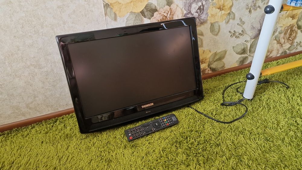 Продам телевизор на кухню,не большой, требуется ремонт,звук шипит пере