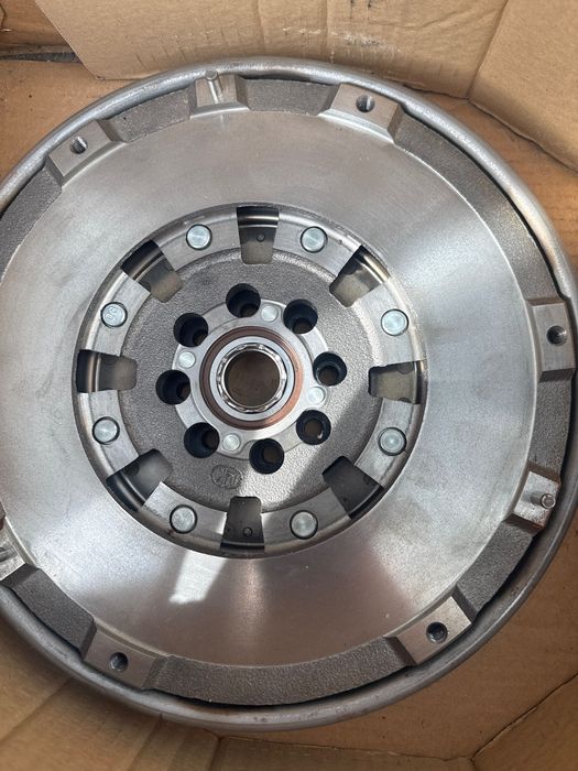 Съединител за пежо 2.2HDi LUK 600 0050 00