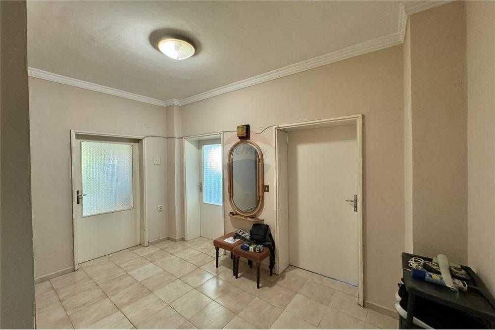 Продава се Етаж от къща в Шумен, Томбул джамия - 109 кв.м за 1264 €/кв.м - Снимка #16