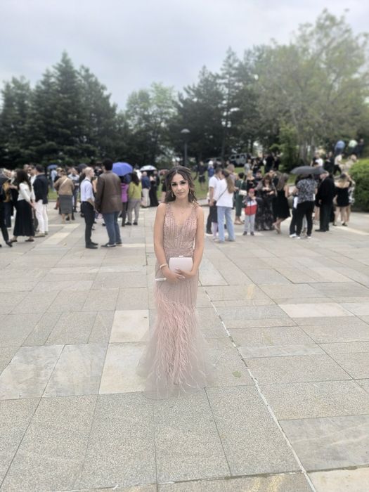 Продавам Бална рокля.