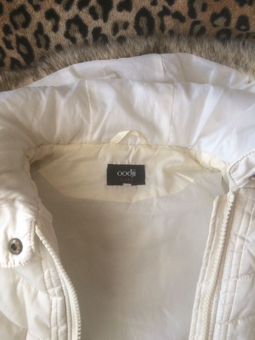 Жилет для девочки в отличном состоянии!