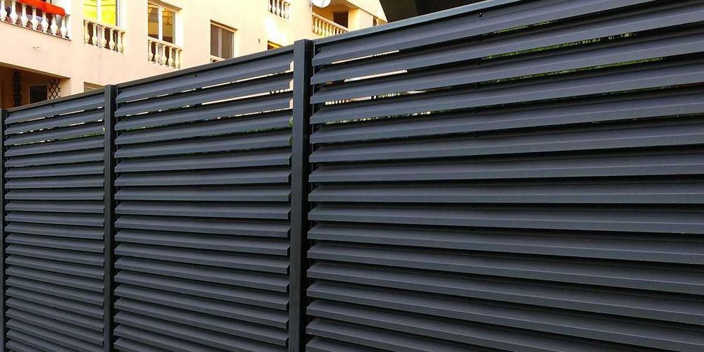 Garduri din sipca metalica, panou stil jaluzele, tabla, plasa si BCA