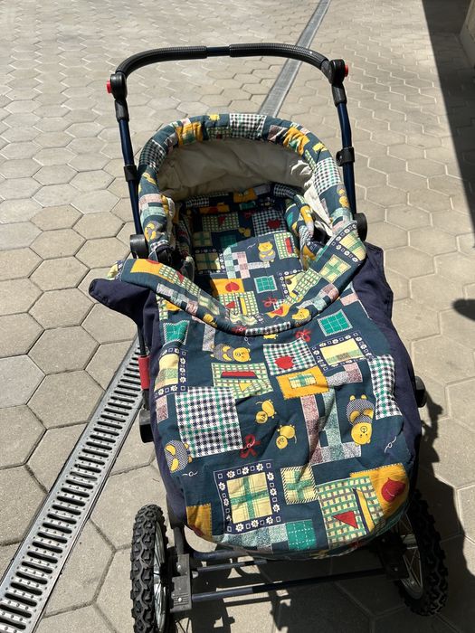 Бебешка количка с пневматични гуми и кош за носене