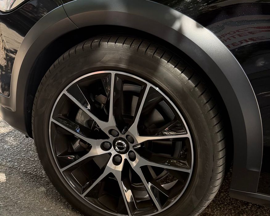 Оригинални джанти  за Волво 8Jx20 с гуми Pirelli p zero 245/45/20