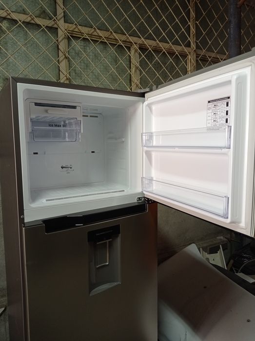 Frigider Combina Samsung RT38FEAADSP cu dozator apa