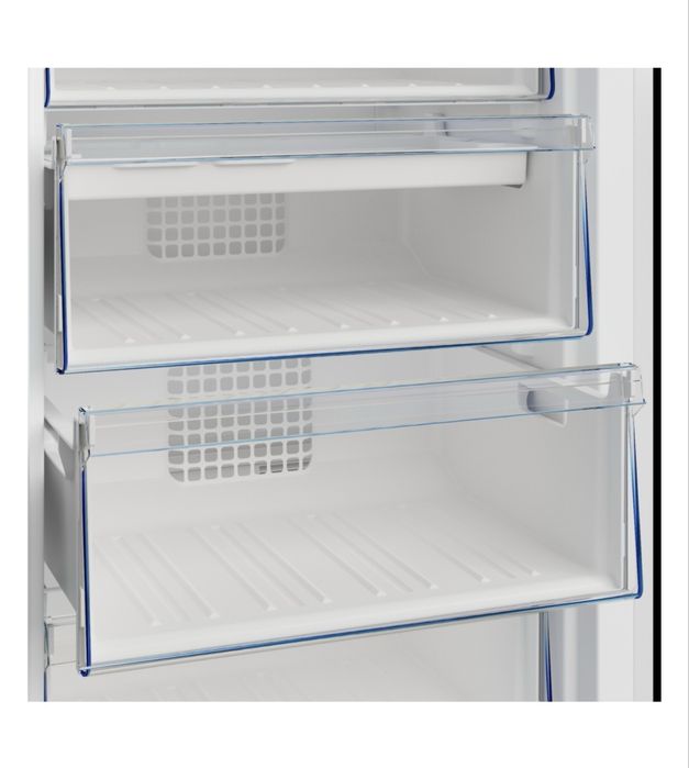 Продам морозильный шкаф/ морозильник Beko