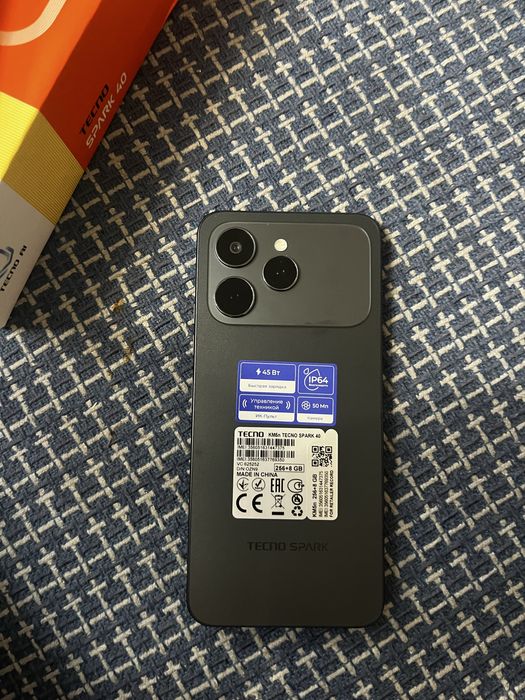Продаю телефон Tecno spark 40
