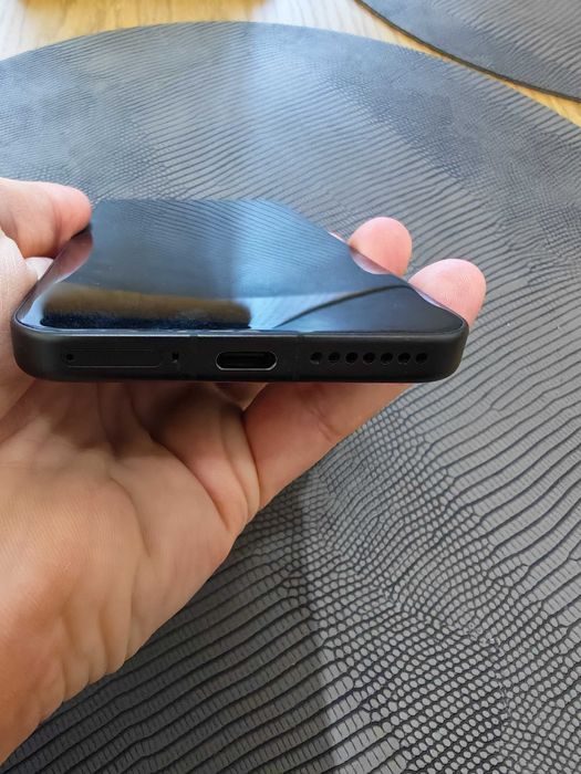 Продавам Xiaomi 15 – 512 GB