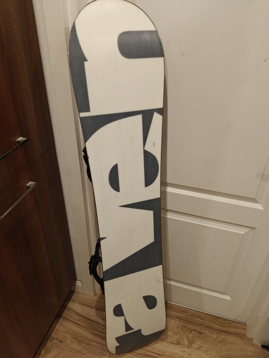 Snowboard Placa Raven Supreme 148 + Legaturi Raven
