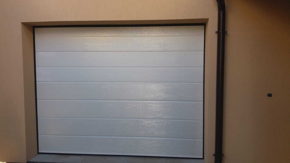 UȘI de garaj  secționale