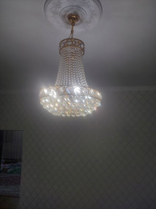 Люстра сатылады..
