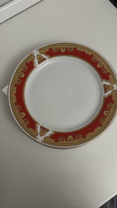 Продам Тарелки 4 шт