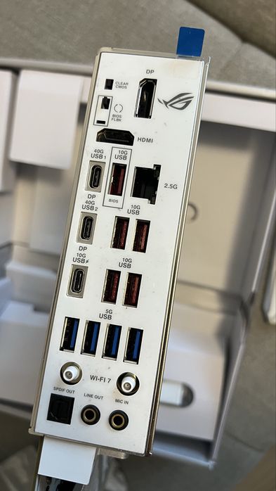 Placa de baza Asus Rog Strix X870A Gaming-Garantie