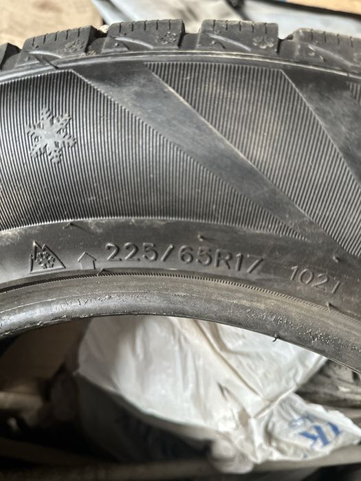 Продам шины ROADX 225/65/R17