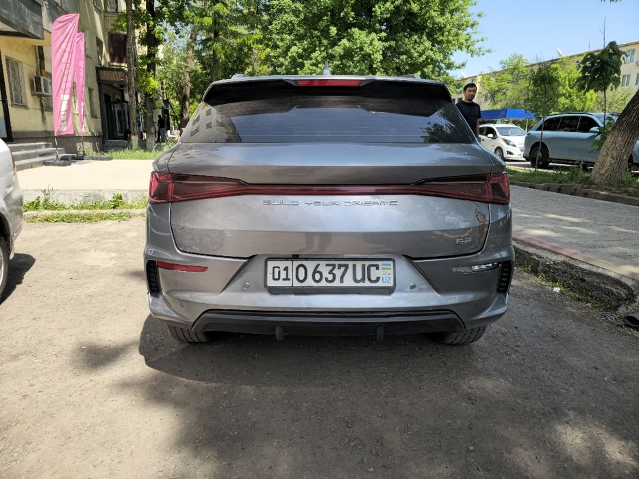BYD E2 2023 — 2