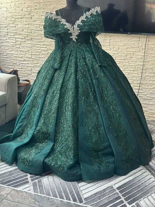 Булчинска рокля
