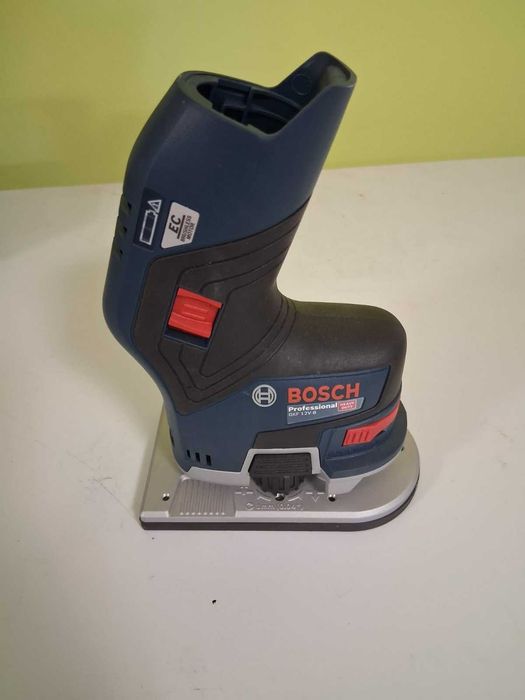 Mașină de Frezat Muchii Bosch Professional GKF 12V-8 (Solo, Brushless)
