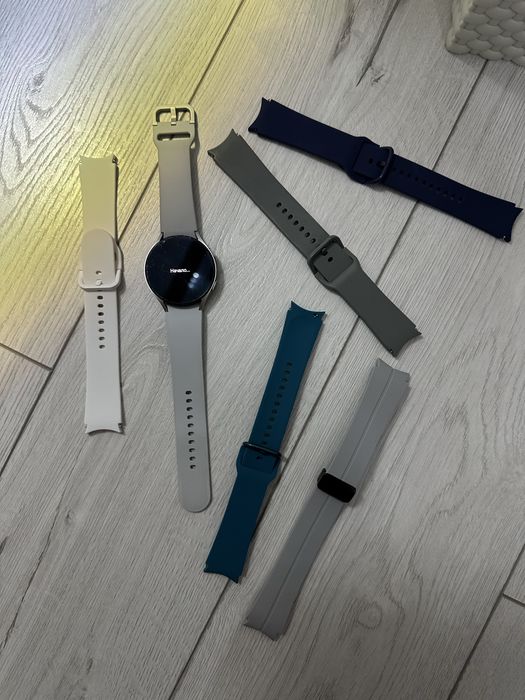 Продам часы samsung watch 4 44mm.